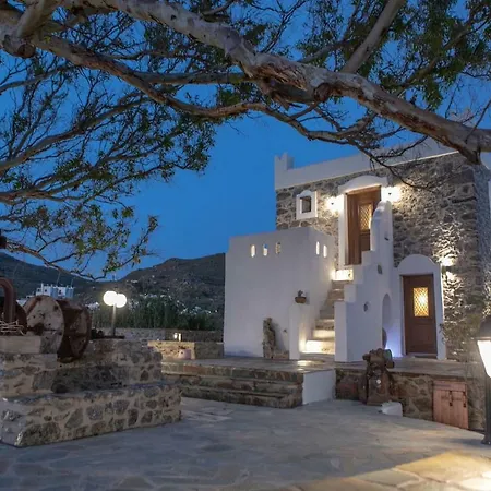 Peratsi Country House *