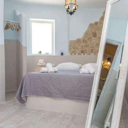 Peratsi Country House